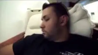 Джастин Бибер развлекается в своем самолете