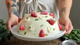 Тирамису с клубникой и мятой