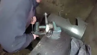 Запрессовка алюминиевого сайлентблока тисками