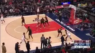 Bradley Beal dunks all over Drummond!! SICK!