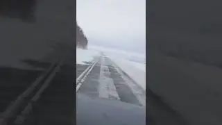 Впереди заснеженный подъем