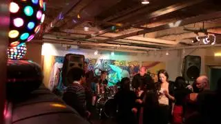 Mustang Sally - covered by the Tardy Boys @IZNT Sannomiya