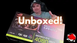 Unboxing the Asus GeForce RTX 4080 SUPER ROG Strix OC! This graphics card is huge!