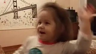 Танец маленькой девочки！СМОТРЕТЬ ДО КОНЦА！ХАХА