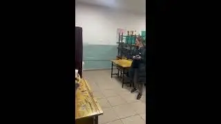 A citizen in Istanbul came to vote with her lamb