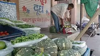 देखी नहीं सब्जी की दुकान पर आया हूं आम का कर देख रहा हूं