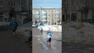Весна пришла 🌷 гуляем теперь по 5 минут