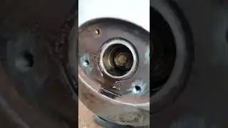 Crankshaft adjuster hole
