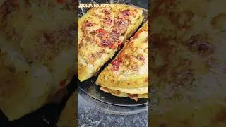 А это вкусно. Лепешка с сыром на завтрак. #рецепт #рецепты #еда #врек #shorts