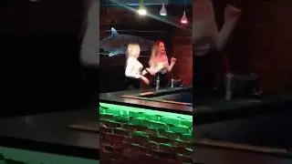 Внимание розыскиваются две блондинки!