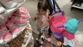 A Chloe gosta muito de brincar