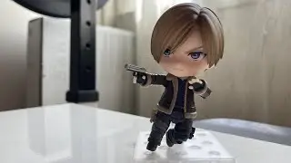 RE4 Leon S. Kennedy Nendoroid (2337) unboxing & assembly