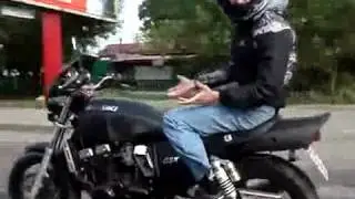 мото едет сам