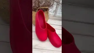 Удобные и яркие женские галоши