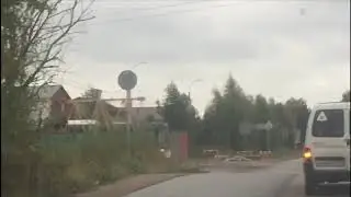 На 20 дом везут основную часть крана