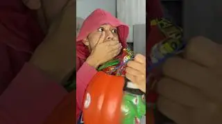 SE ROBARON LOS DULCES ! 🍬 / Luis Méndez