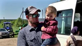 A Canadian farmer meets his Russian colleagues.