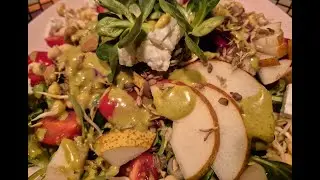 Wildpflanzen-Dressing im Winter mit Sprossensalat