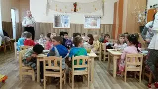 Fenyőliget oviban fenyő székek és asztalok