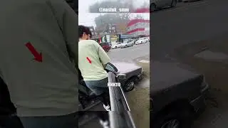 She just wanted to show their bad luck: the car wheel fell into a manhole.