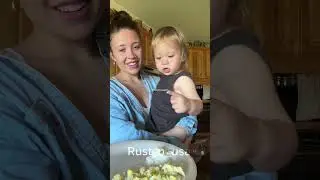 This might be the cutest lunchtime vlog