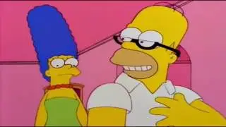 Homero Simpson Escuchando Uniforme - The Academy