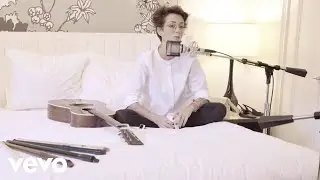 Vega - "Sally, Santa Cristina y Entrevista" (Room Service)