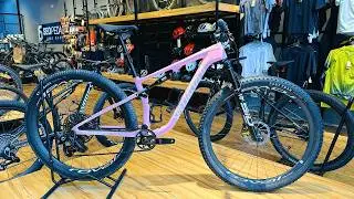 SPECIALIZED EPIC ROSA | Qual você teria? Azul Rosa ou Preta? [4k] #specialized #xcmtb #bicycle #btt
