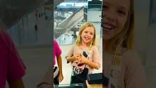 Это вы БАНДА красных труселей? Канал веселых поздравлений с днем рождения от панды в... #shorts