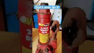 How many tons can a bottle jack lift￼￼