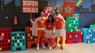UNA HISTORIA DE SUPERHÉROES