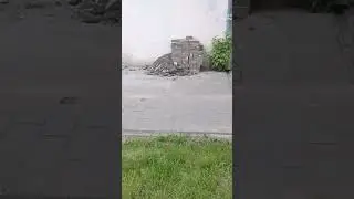 страшные кирпичи,старого дома