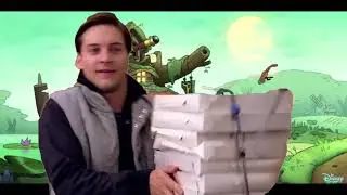 Tobey delivers pizza to Sasha