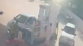 YE GHALATI HARGIZ NA KAREN