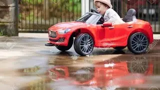 BABY DRIVING CAR