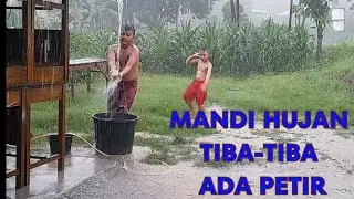 Lagi Asyik main hujan tiba2 ada Petir..