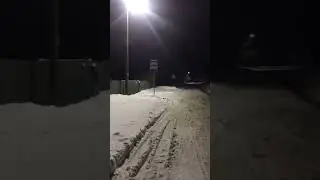 Когда на улице -13 а ты один ждёшь автобус