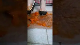 Heels crush persimmons