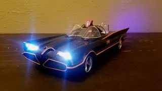 Unboxing a 1966 TV Series Batmobile with Lights 1:18 Scale