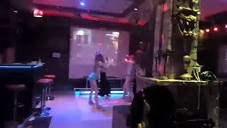וילה לופט למסיבת יום הולדת - בנות יפות רוקדות