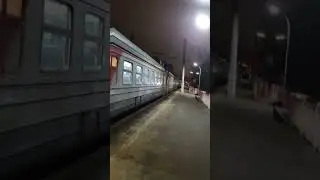 ДЛЯ ЧЕГО ИСПОЛЬЗУЮТСЯ БОКОВЫЕ ЛАМПЫ НА ЭЛЕКТРОПОЕЗДЕ?? #железнаядорога #railway #ржд #shorts