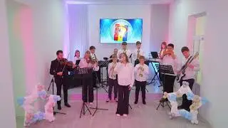 AVI ”VARNIȚA Band”,solo-voce Alexandra Larionov, ”Codrii mei”