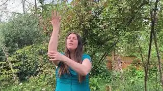 Trees Grow Tall song in British Sign Language (BSL) and singing