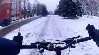 Зимний выезд на велосипеде с лысой резиной