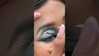 💚Green Halo eye makeup #tutorial #trending #viral #video #youtube @divk7 #2024