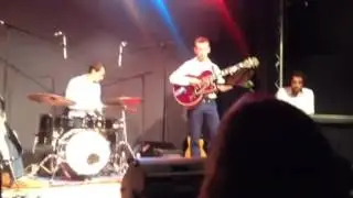 Танец 3-х летнего мальчика под джазовую композицию группы Lazur Band