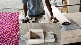 making a manual onion slicer