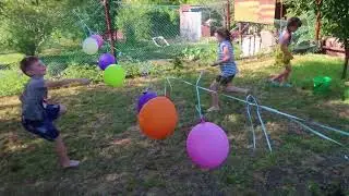 Мальчики ПРОтив Девочек ЧеЛЛендЖ. Намочи СОПЕРНИКА..💧🐟🐳💦😂