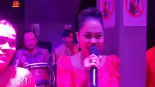 ក្រមុំឡិកឡក់, ច្រៀងឡើងវិញដោយ លន់ លក្ខិណា | Khmer Old Song| Cambodai Song Clip | popular song khmer
