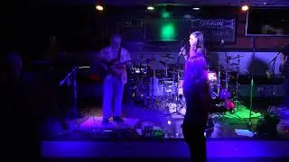 2022-12-02 Hot As A Pepper tribute to Christine McVie - You Make Loving Fun